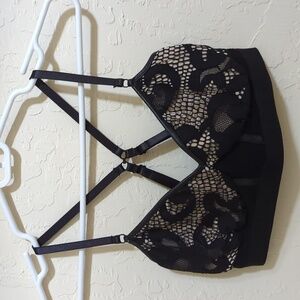 Tart Black Tease and Mesh Lace No Wire Bra Size Small